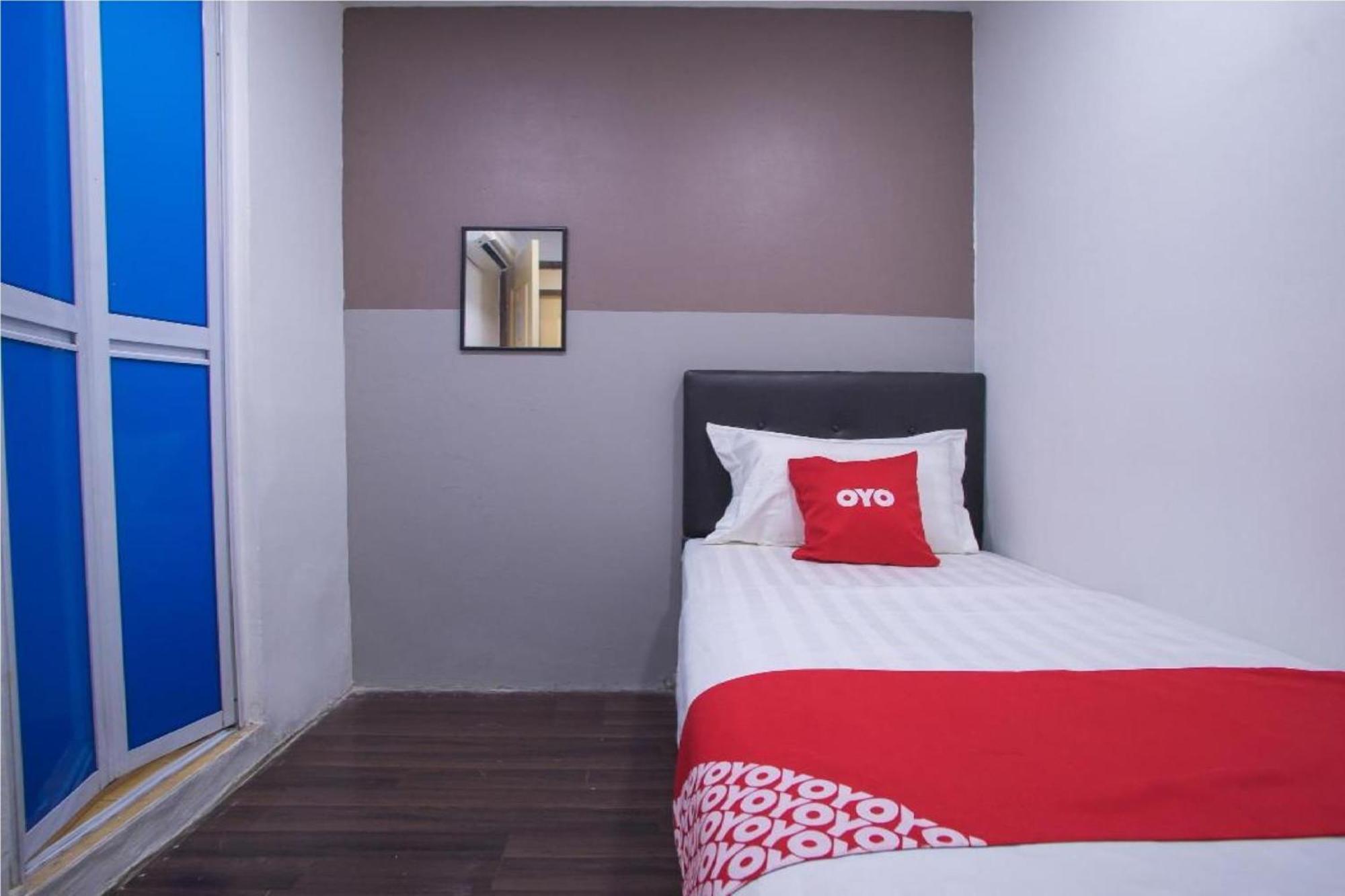 Oyo 90281 Hotel Taj Seksyen 13 Shah Alam Exterior photo